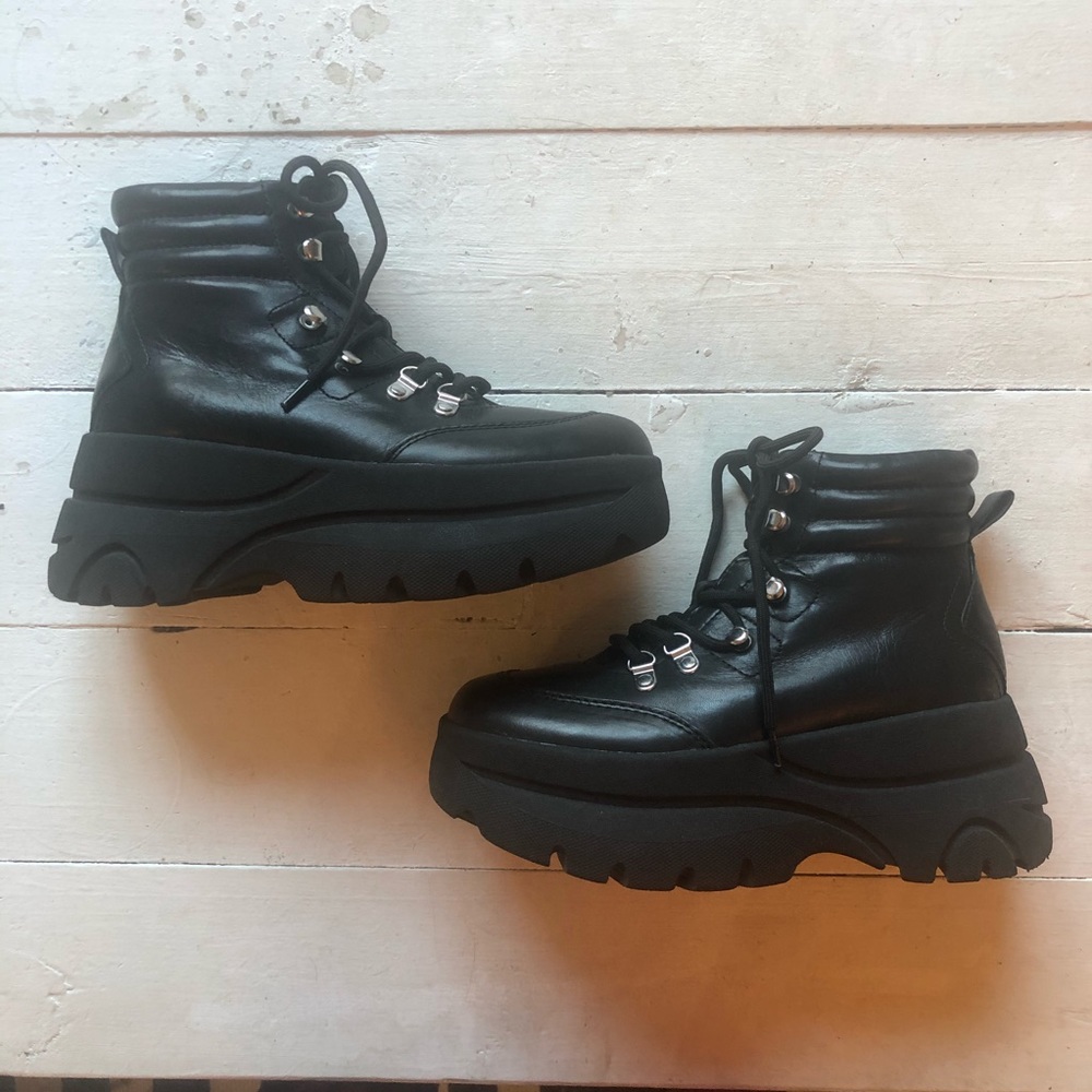Steve Madden Husky Boot - Black